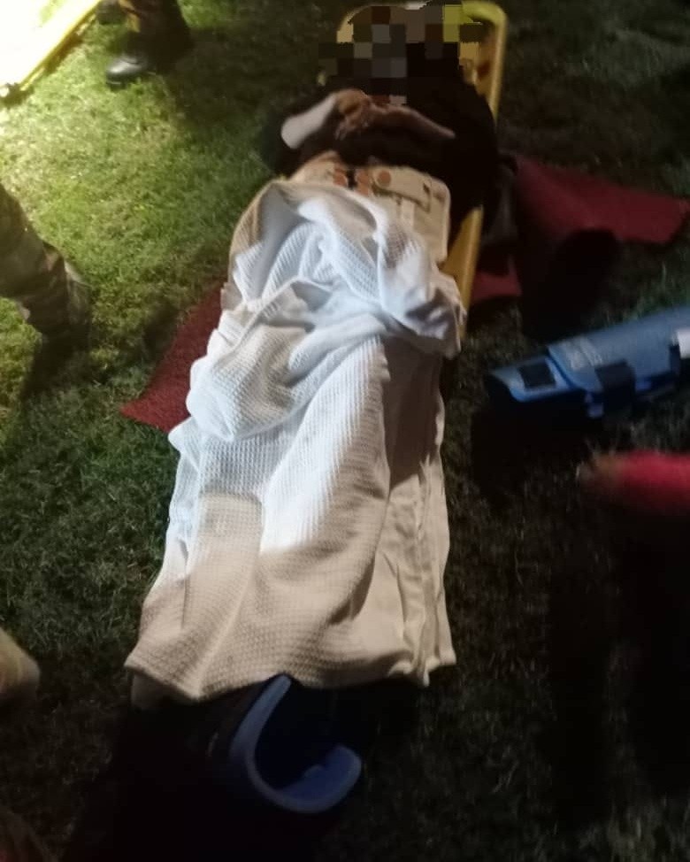 10 penumpang cedera, tersepit , bas ekspres terbalik