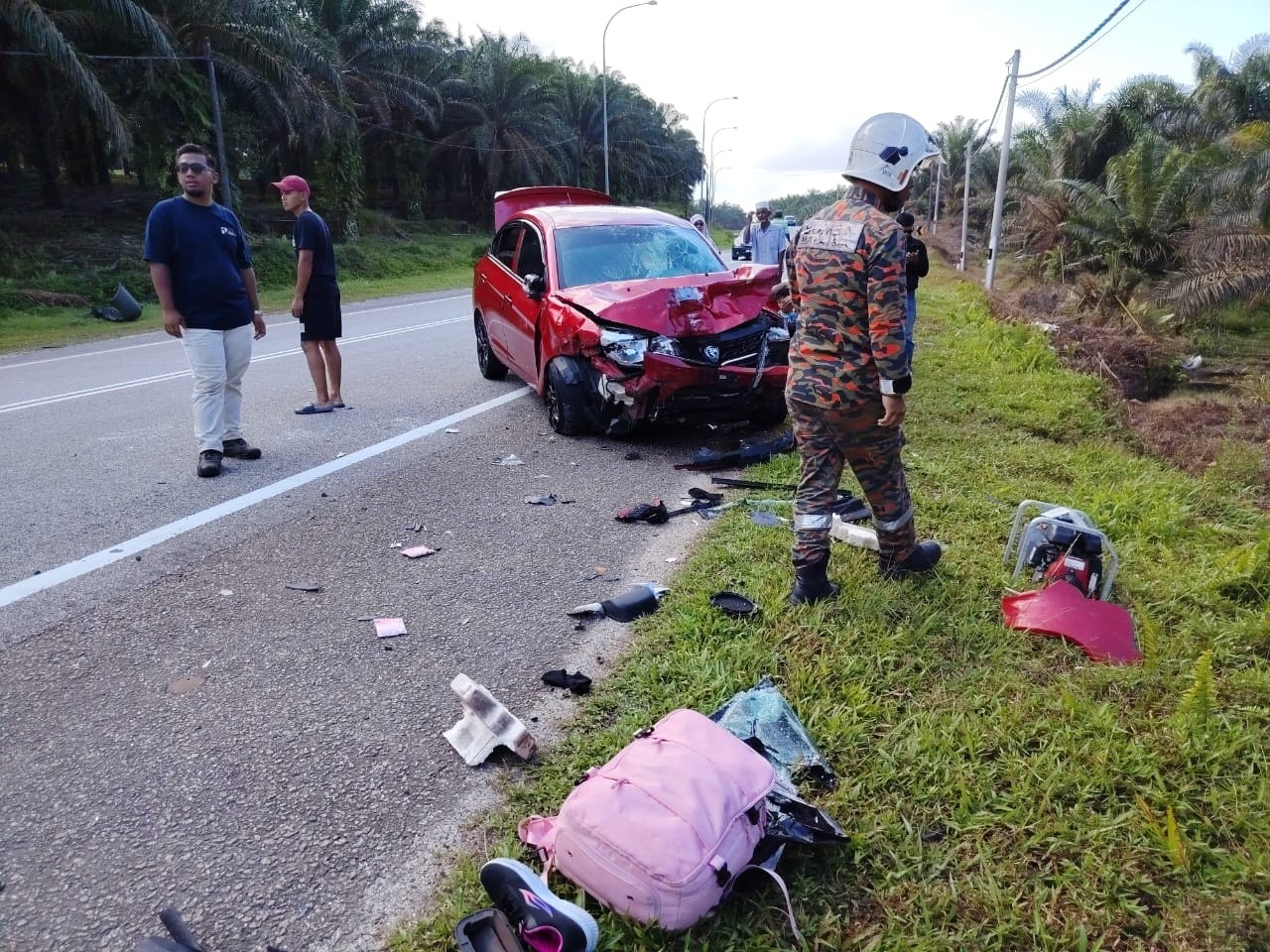 4 maut, 4 cedera dalam kemalangan