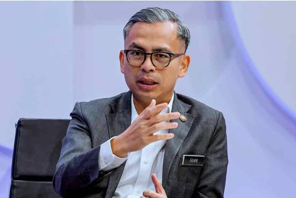 Kerajaan Hadkan Akaun Media Sosial Bawah 16 Tahun